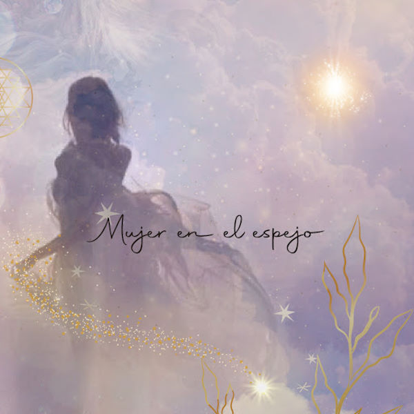 Aly Suavalle Mujer en el espejo
