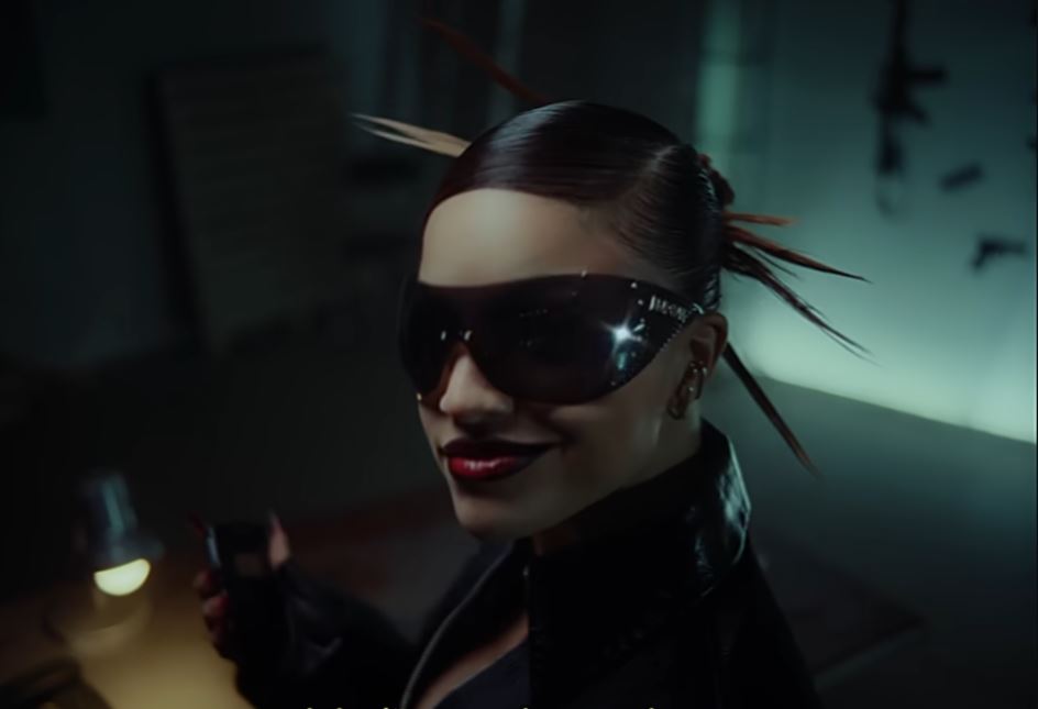 Emilia NATHY PELUSO JET Set mp3