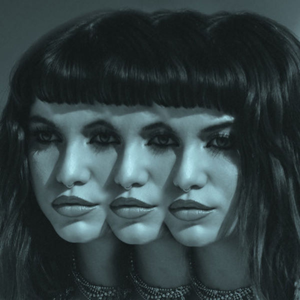 Sofia Reyes guaro con ron